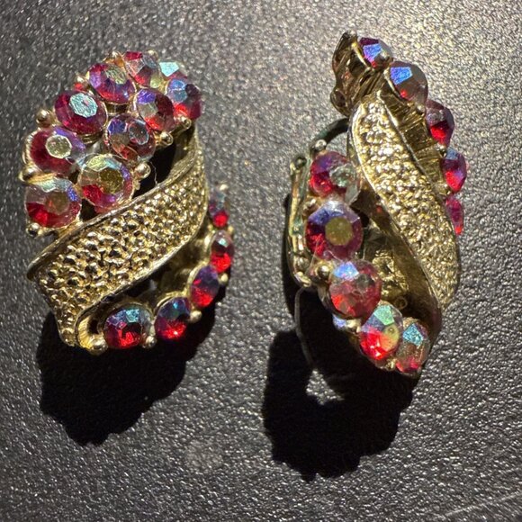 Unbranded Red Rhinestone Earrings Silver Textured Metal Vintage Clip On - Picture 12 of 14